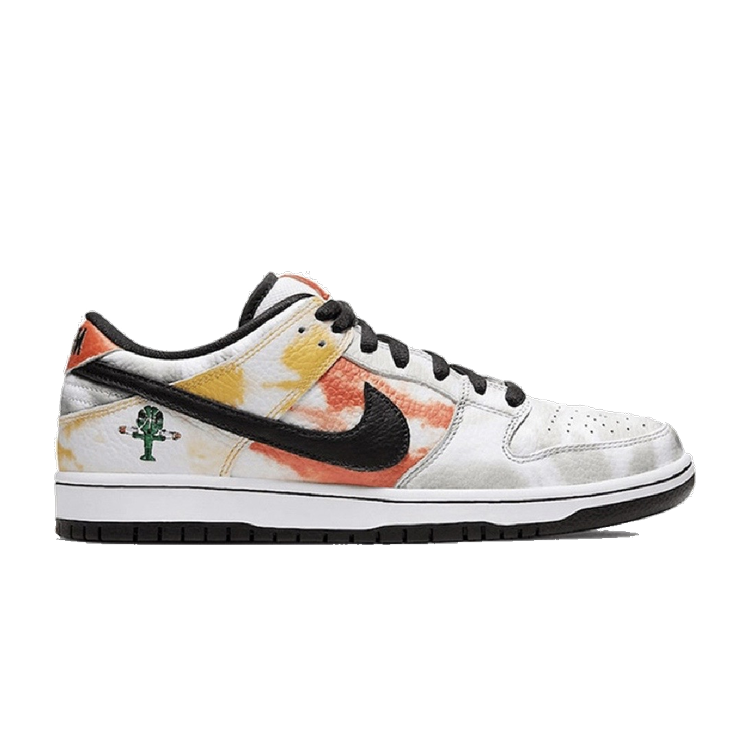 Nike SB Dunk Low 'Roswell Rayguns' (White)